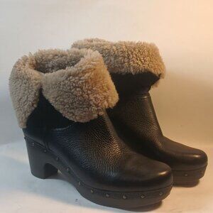 UGG Amoret Black Leather Shearling Clog Boots Size 8